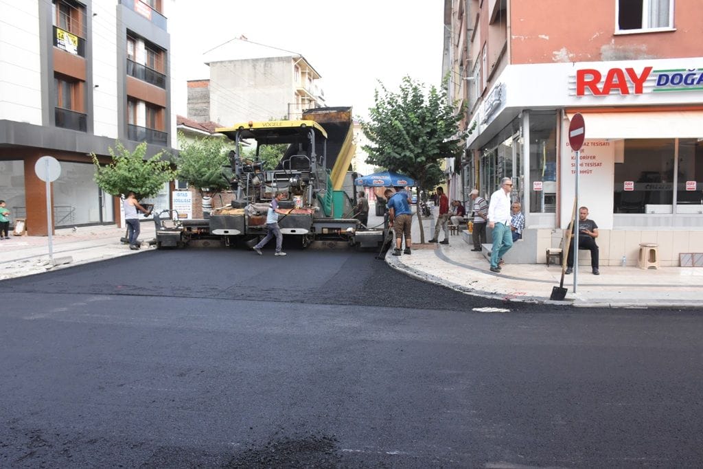 BAZALT ASFALT SERİLİYOR
