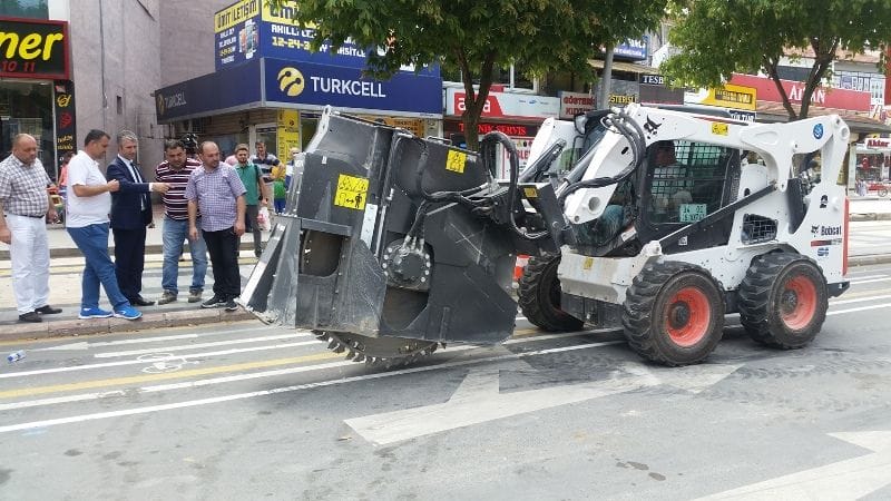 TRAMVAY YOLU İÇİN KANAL AÇILIYOR