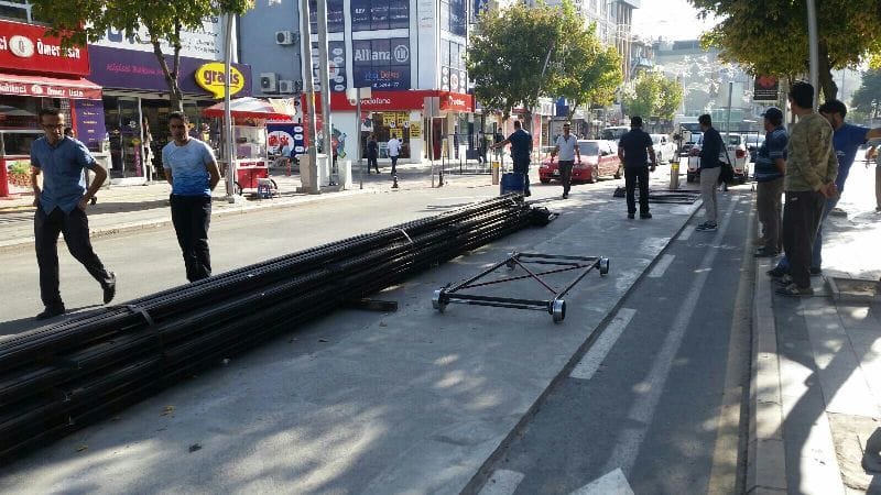 NOSTALJİK TRAMVAYIN RAYLARI DÖŞENMEYE BAŞLANDI