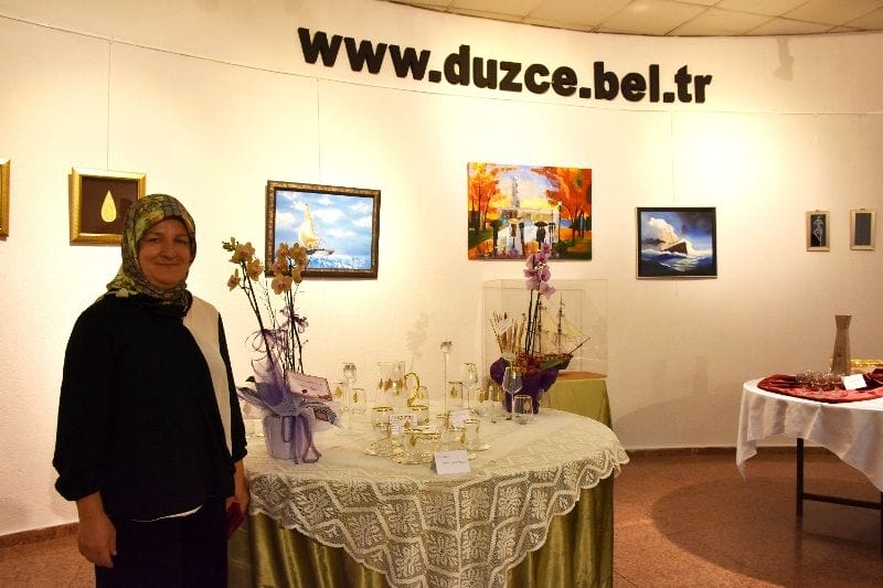 CAM SÜSLEME SERGİSİ AÇILDI