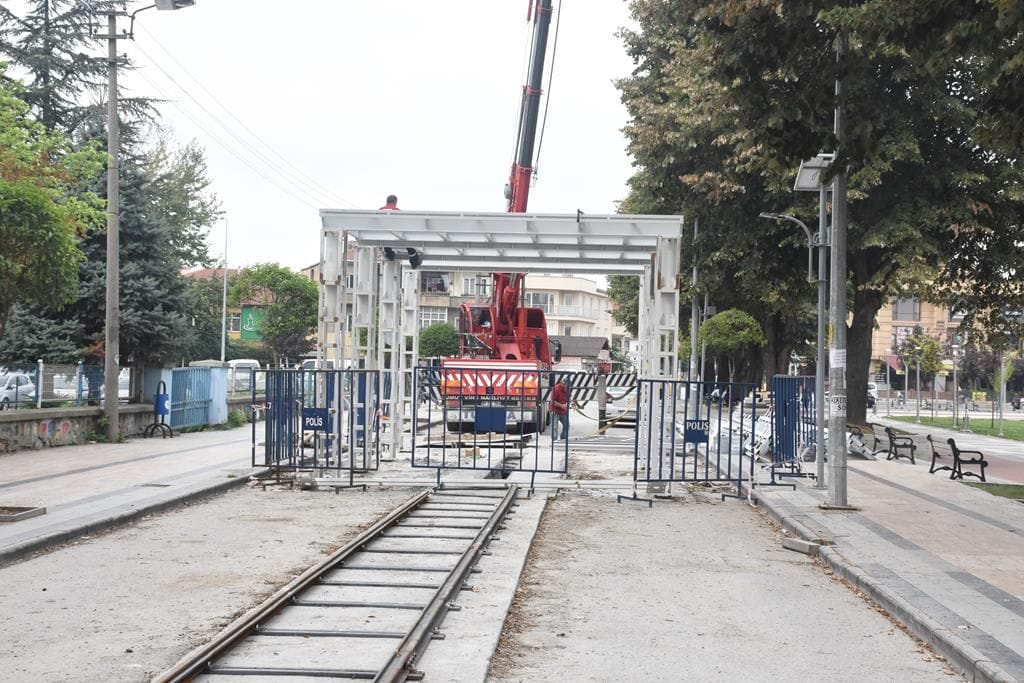 GÜNEŞ ENERJİLİ ÇEVRE DOSTU SİSTEM