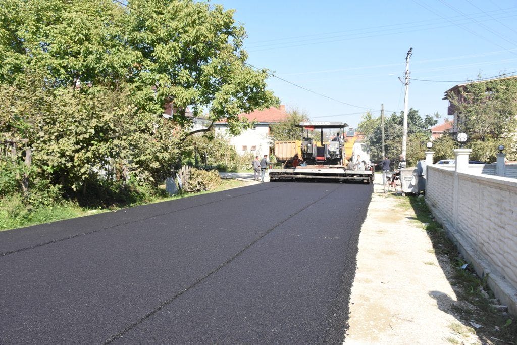 KÖRPEŞLERDE ASFALTLAMA VE PARK YAPIMI