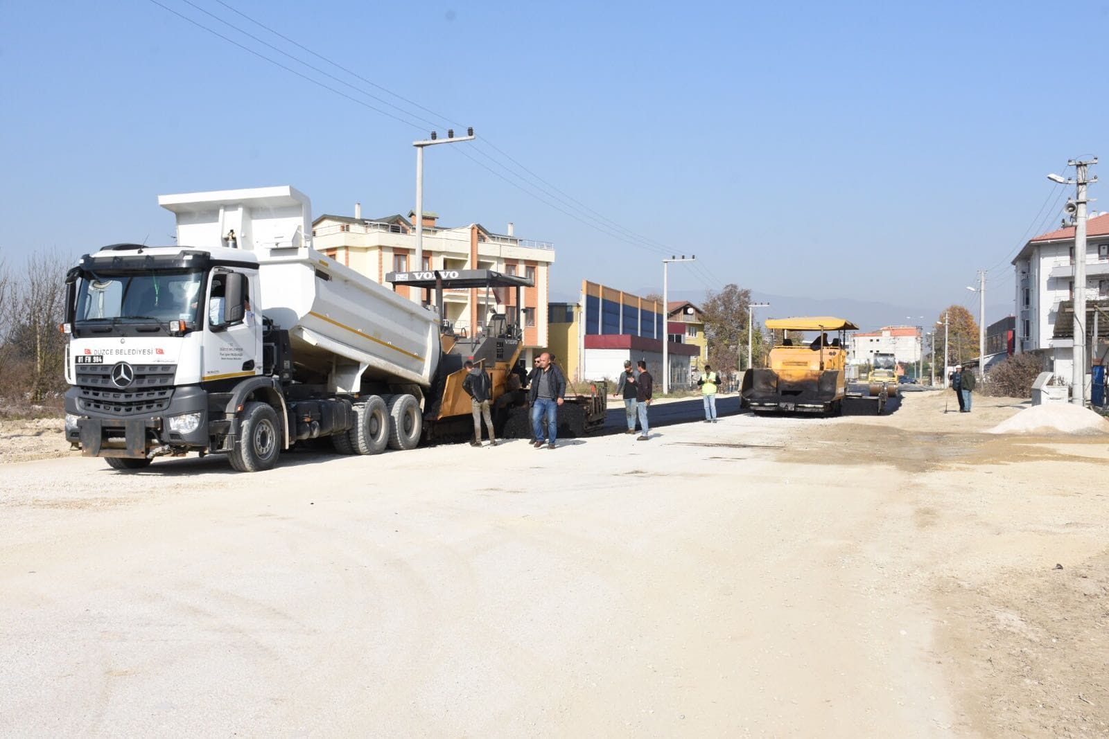 MERGİÇ MAHALLESİNDE ASFALTLAMA ÇALIŞMASI