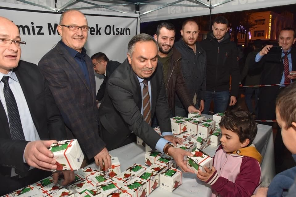 106 CAMİDE KANDİL SİMİDİ DAĞITILDI