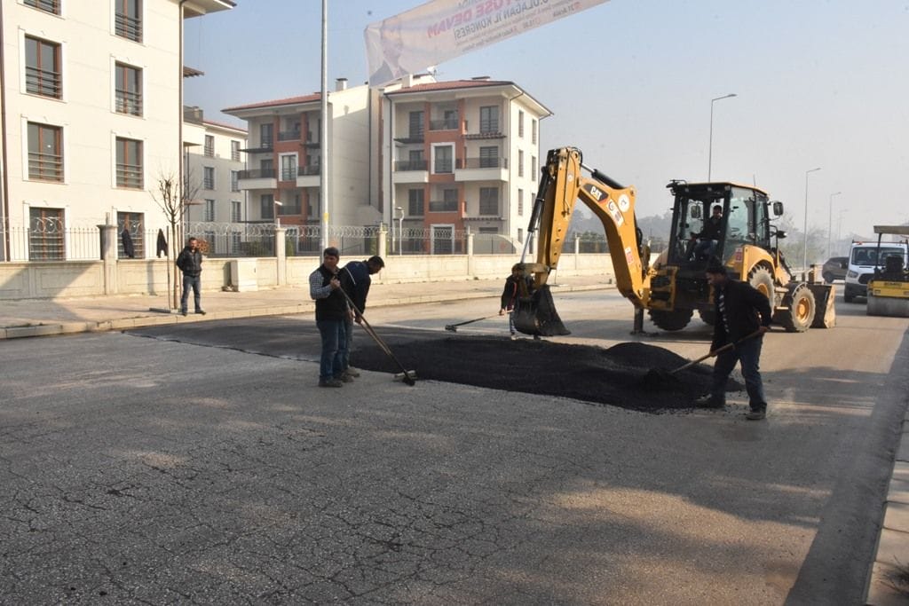 DÜZCE BELEDİYESİN’DEN HIZ KESİCİ KASİS ÇALIŞMASI