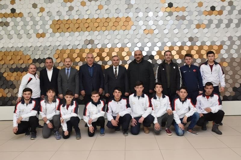 GÜREŞÇİLER BİLECİK’E GİDİYOR