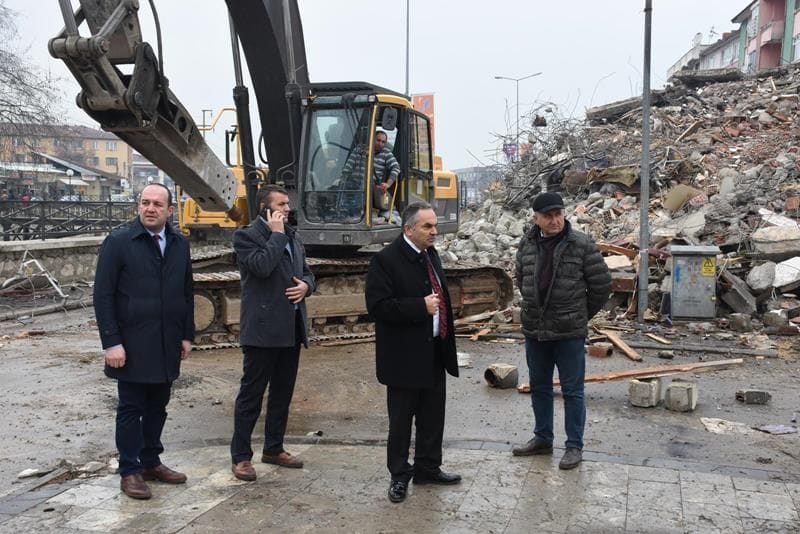 RIHTIM CADDESİNDE YIKIM BAŞLADI