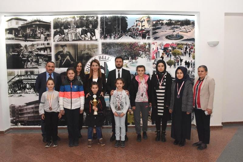 SATRANÇ ŞAMPİYONLARINDAN ZİYARET