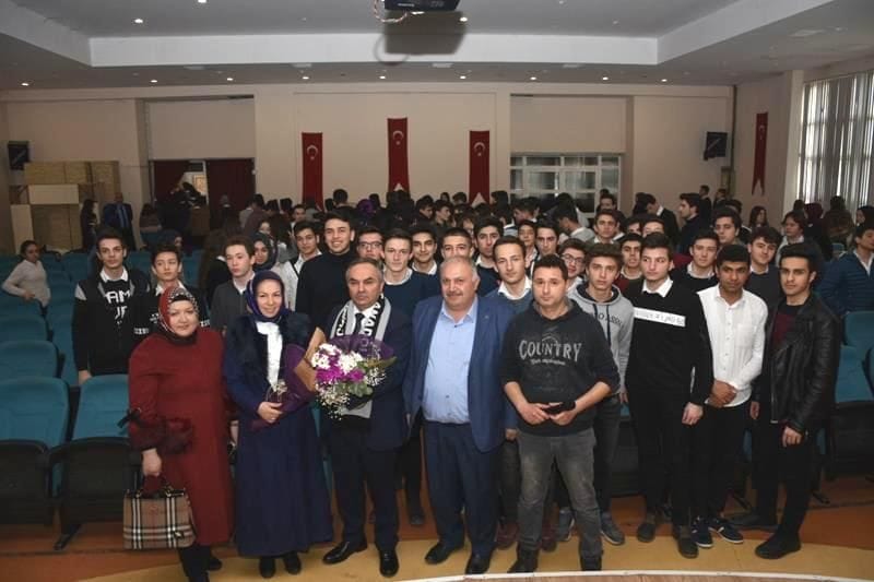 BAŞKAN AY ÖĞRENCİLERLE BULUŞTU