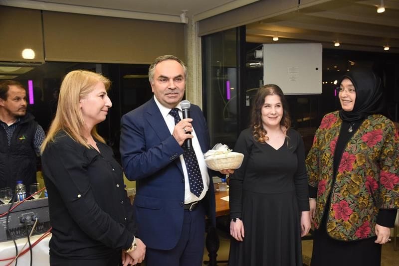 KADIN PERSONELLER YEMEKTE BULUŞTU