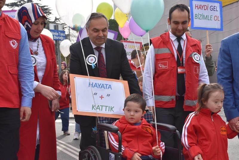 BAŞKAN AY’DAN FARKINDALIĞA DESTEK
