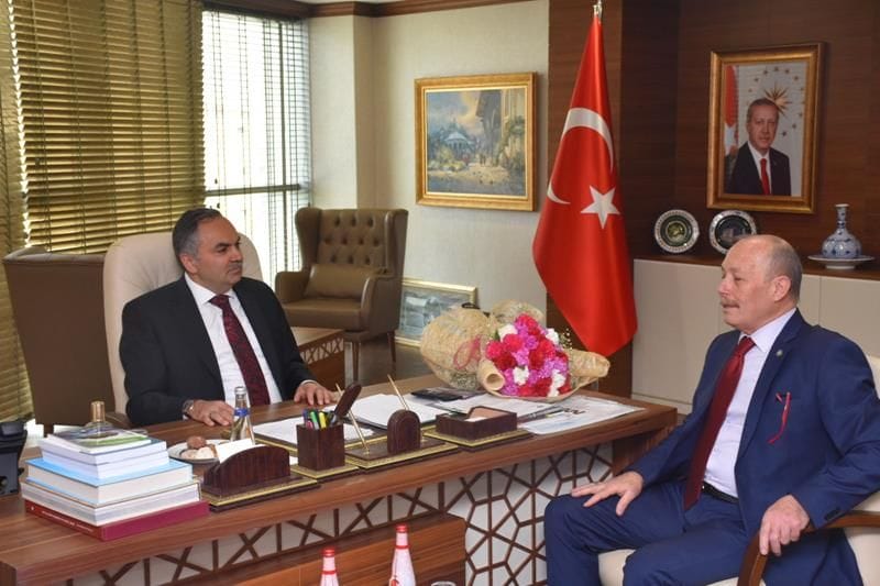 BAŞKAN AY İYİ PARTİ YÖNETİMİNİ AĞIRLADI