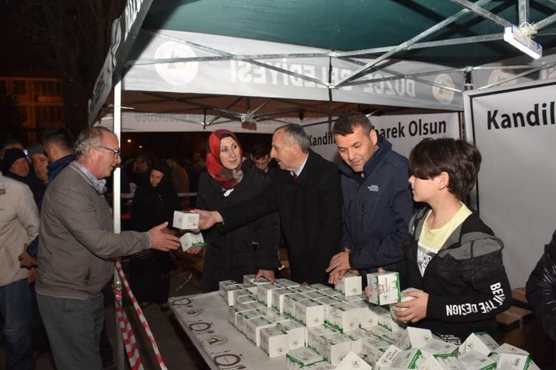 REGAİB KANDİLİNDE GELENEK BOZULMADI