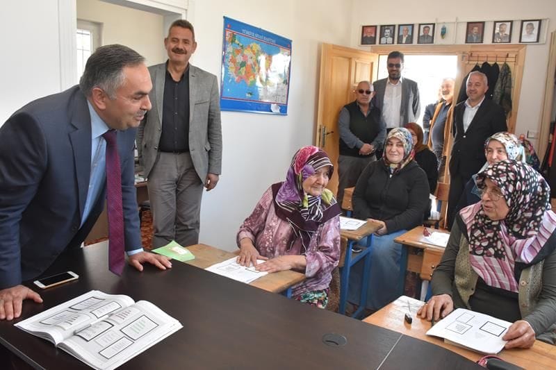“OKUMA-YAZMA BİLMEYEN KALMAYACAK”