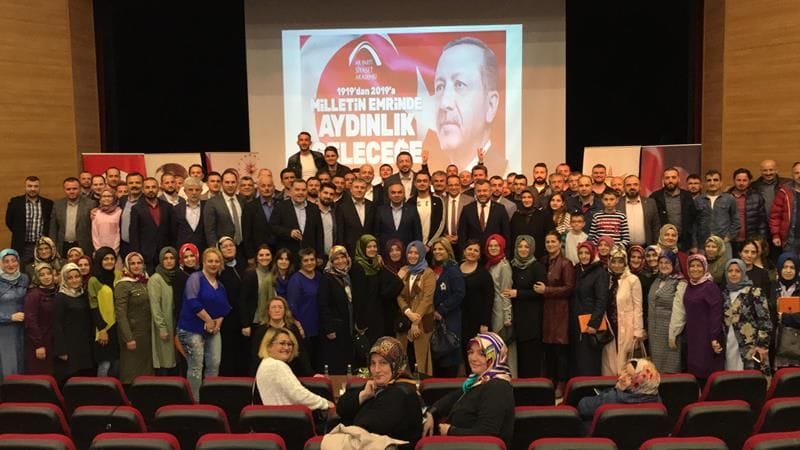 HİDAYET TÜRKOĞLU DÜZCELİLERLE BULUŞTU