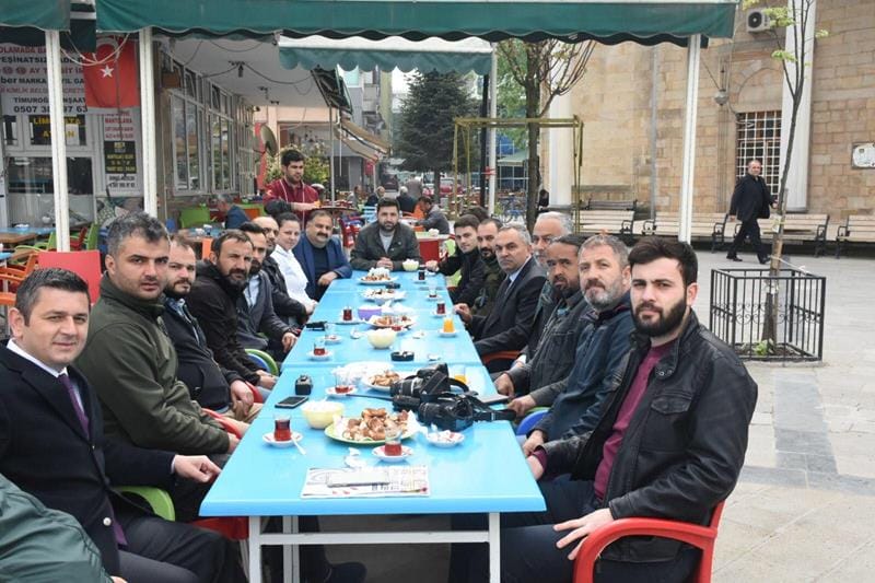 BAŞKAN AY “ÇAY SİMİT KAHVALTI” TOPLANTILARINA KATILDI