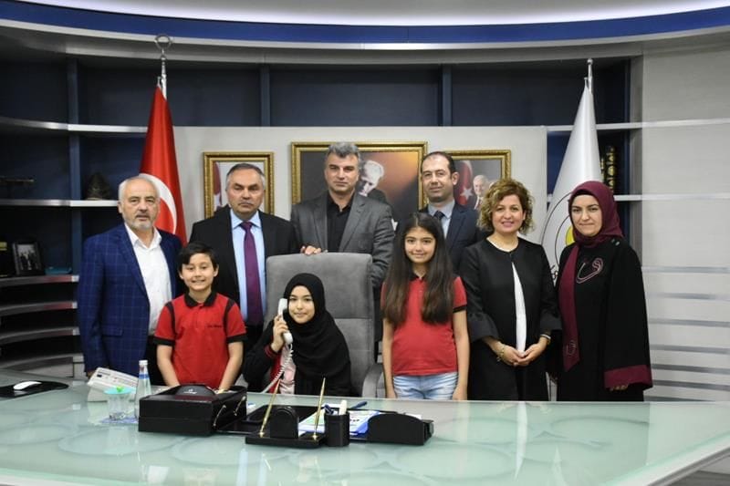 23 NİSAN’DA BAŞKAN AZRA TERZİ OLDU