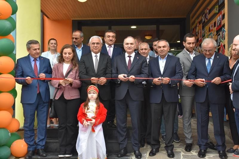 BAŞKAN AY ANAOKULU AÇILIŞINA KATILDI