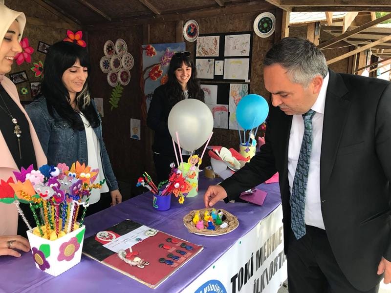 BAŞKAN AY ÖZEL ÖĞRENCİLERLE BİR ARAYA GELDİ