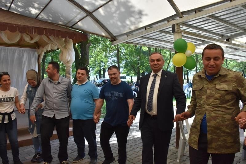 GELENEKSEL PİKNİK RENKLİ GÖRÜNTÜLERE SAHNE OLDU