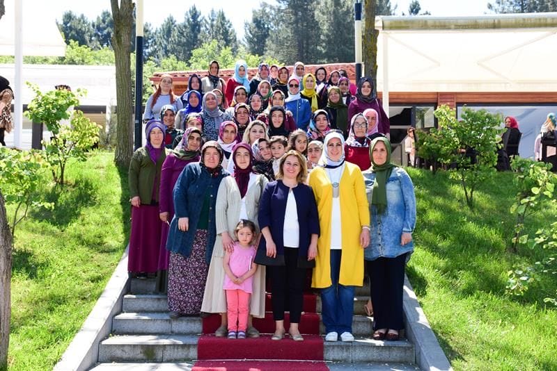 AİLELER KAHVALTIDA BULUŞTU