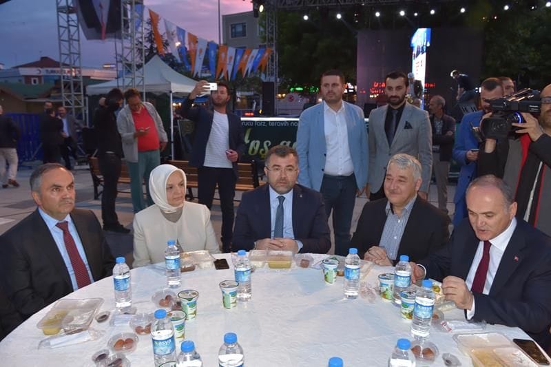 PROTOKOL VE VATANDAŞLAR İFTARDA BULUŞTU