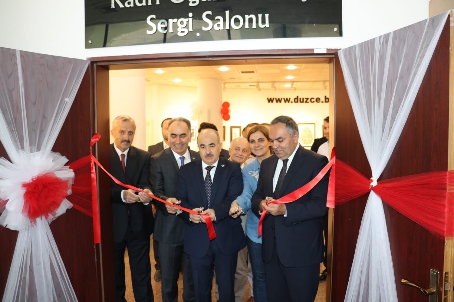 HAYRULLAH ALTAY 10. SANAT YILI SERGİSİNİ AÇTI