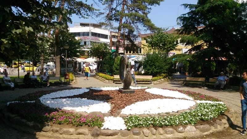 AVNİ AKYOL’DA MEYDAN DÜZENLEME YAPILDI