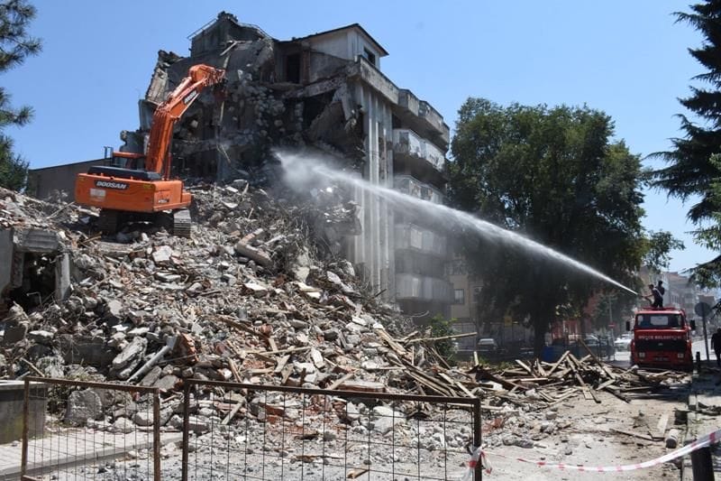 DÜZCE’DE DEPREMİN İZİ KALMAYACAK