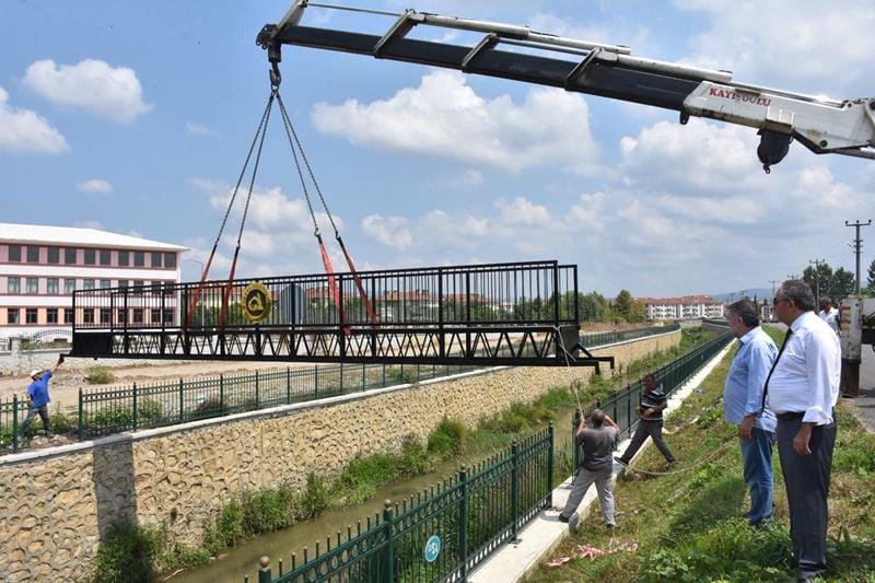 KARACA KÖPRÜ ULAŞIMA AÇILDI