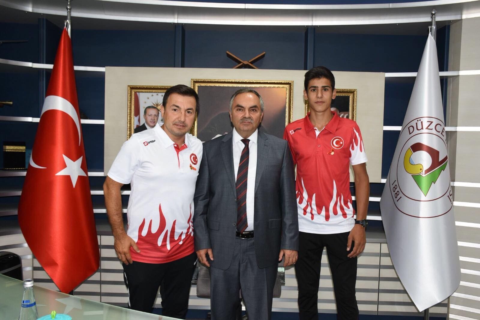 BAŞKAN AY RAFTİNG ŞAMPİYONLARINI TEBRİK ETTİ