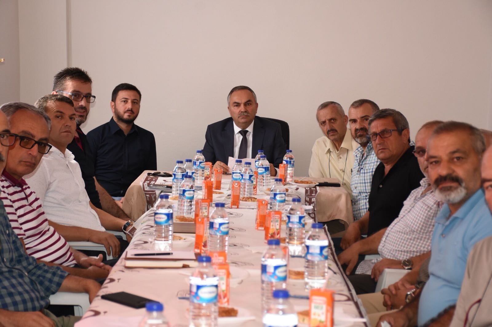 BAŞKAN AY MUHTARLARLA BULUŞTU