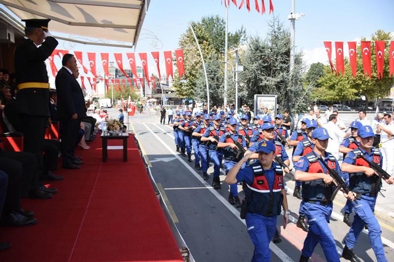 BÜYÜK ZAFER COŞKUYLA KUTLANDI