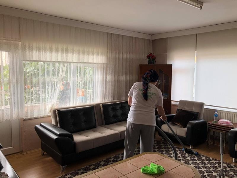 EVDE SAĞLIK BAKIM HİZMETİ DEVAM EDİYOR