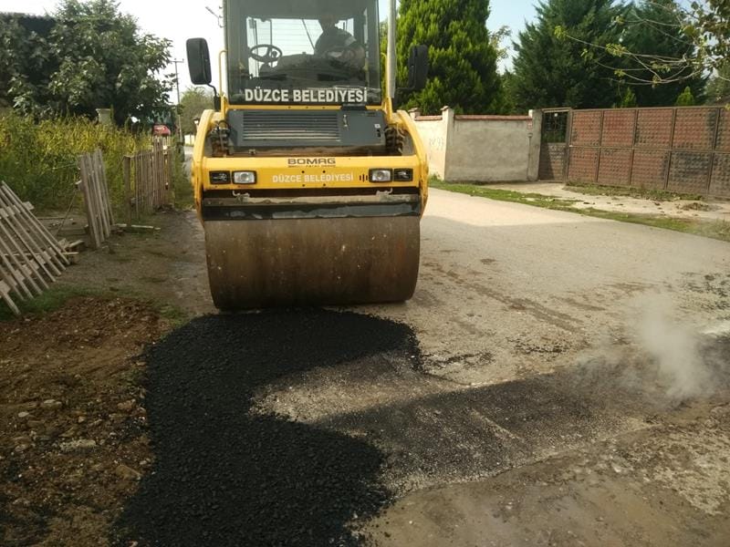 ASFALTLAMA VE YAMA ÇALIŞMALARI DEVAM EDİYOR