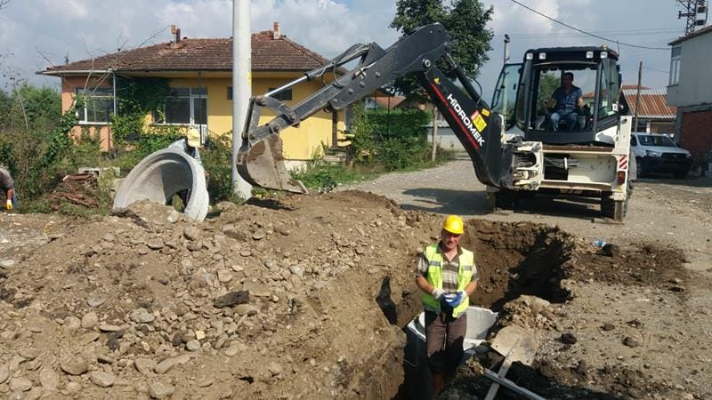 KANALİZASYON HAT ÇALIŞMALARINA DEVAM EDİLİYOR