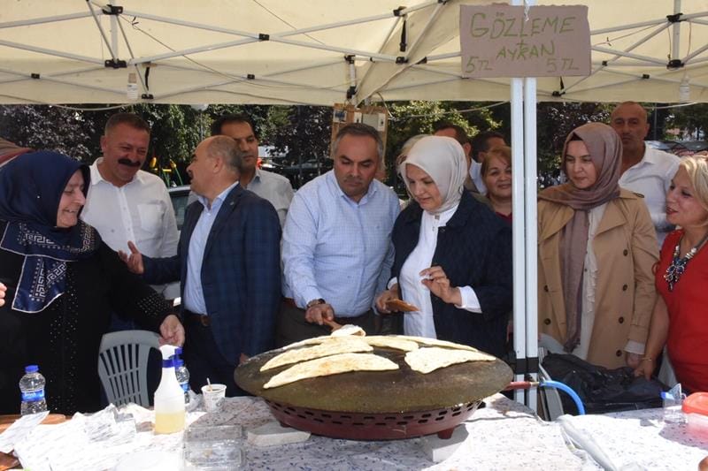 KADINLARIMIZ ÇOCUKLAR İÇİN EL ELE