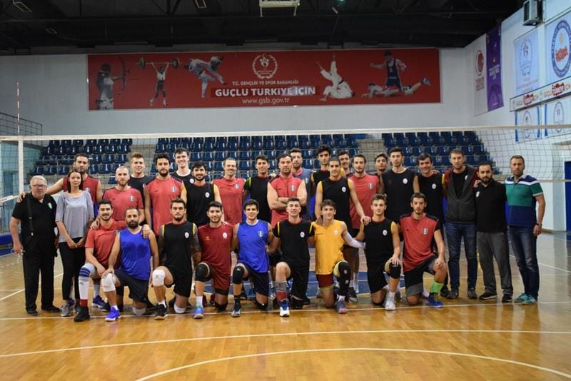 VOLEYBOL TAKIMI HAZIRLIK MAÇINDA GALİP