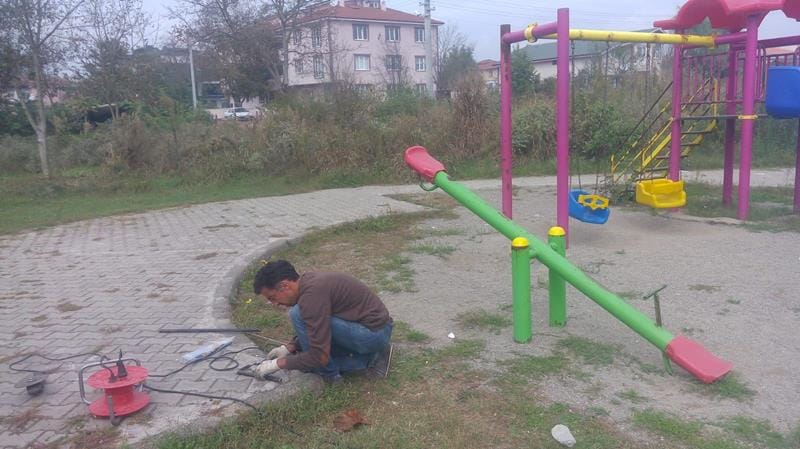 PARKLARDA BAKIM ÇALIŞMASI YAPILIYOR