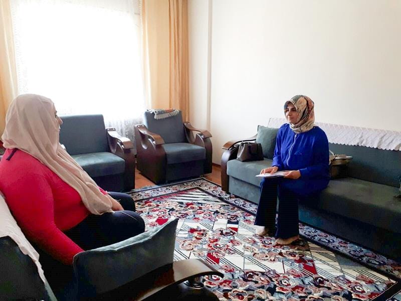 PSİKOLOGLAR AİLELERİ ZİYARET ETTİ
