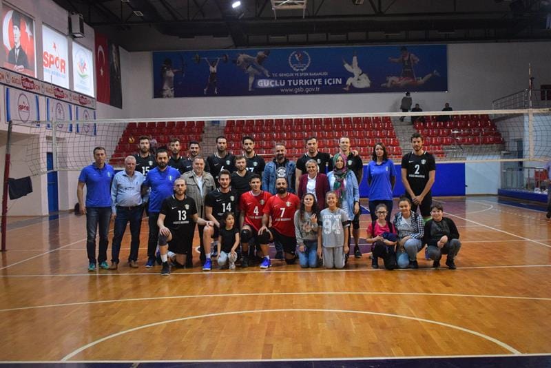 VOLEYBOL 1. LİGDE GALİBİYET