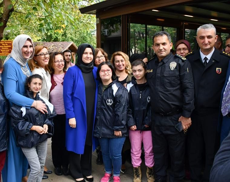 ÖZEL BİREYLERE ANLAMLI PROJE
