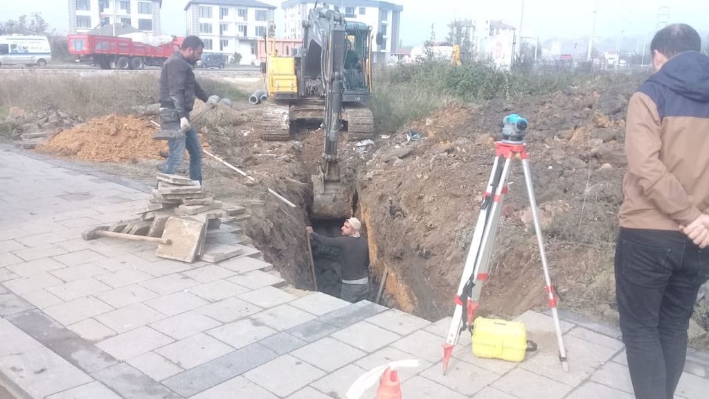 KANALİZASYON ÇALIŞMALARI AYNI HIZ VE AZİMLE DEVAM EDİYOR