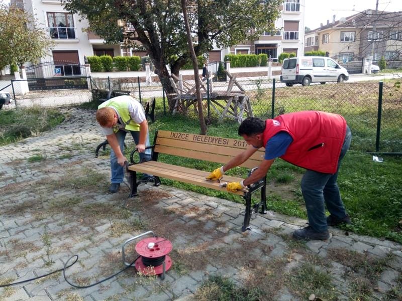 PARKLARA ÇÖP KOVASI VE BANK MONTAJI