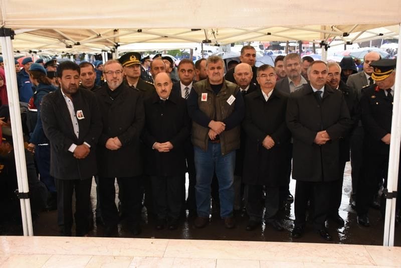 DÜZCE ŞEHİDİNİ SON YOLCULUĞUNA UĞURLADI