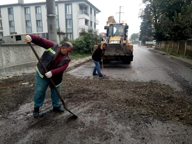 EKİPLER HIZ KESMEDEN ÇALIŞMALARINI SÜRDÜRÜYOR