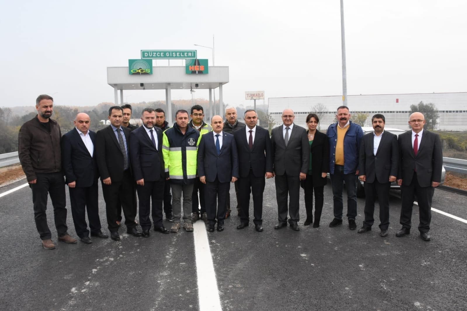 DEPREMİN YILDÖNÜMÜNDE TRAFİĞE AÇILDI