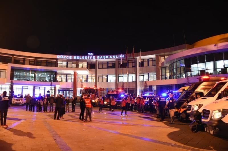 DEPREMDE HAYATINI KAYBEDENLER ANILDI