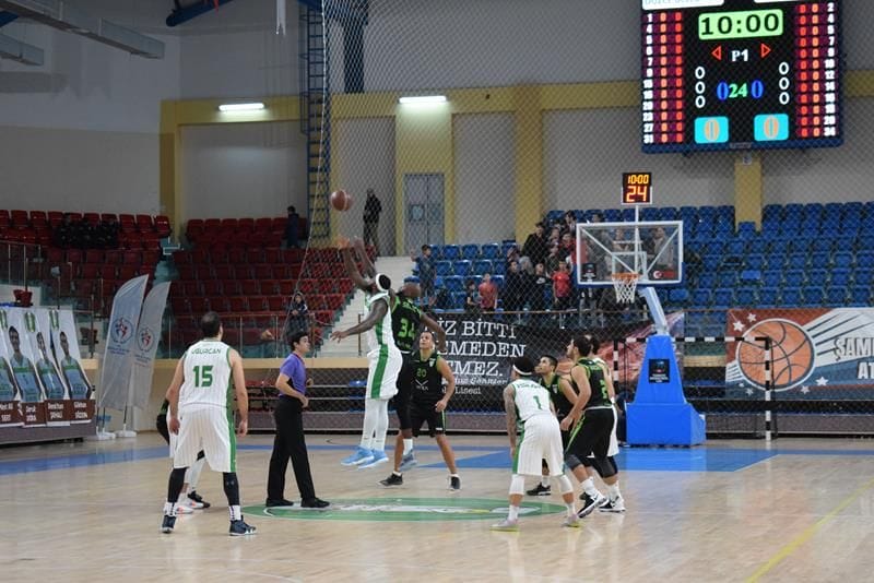 BASKETBOLDA KRİTİK GALİBİYET