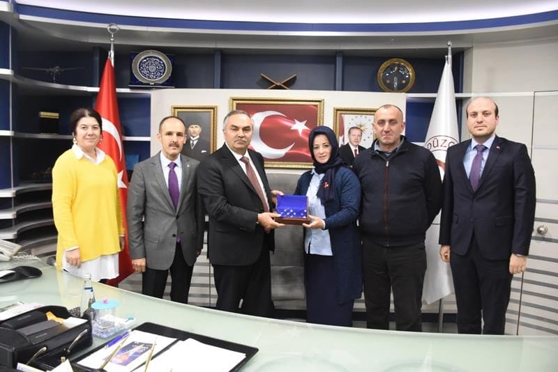 CÜZDANI SAHİBİNE TESLİM ETTİ